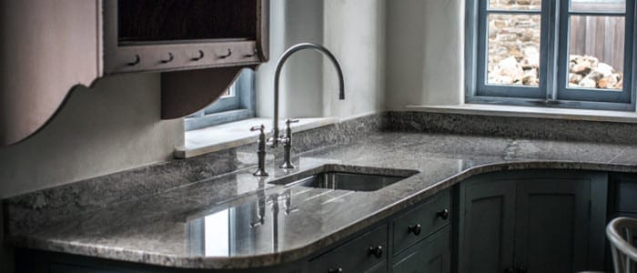 Splashback: Full-Wall Or Nice-and-Small?