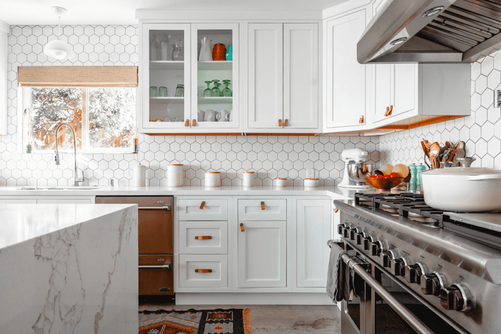 Marble Quartz White Kitchen
