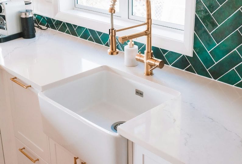 How Bespoke Porcelain Sinks Complement Premium Stone Worktops